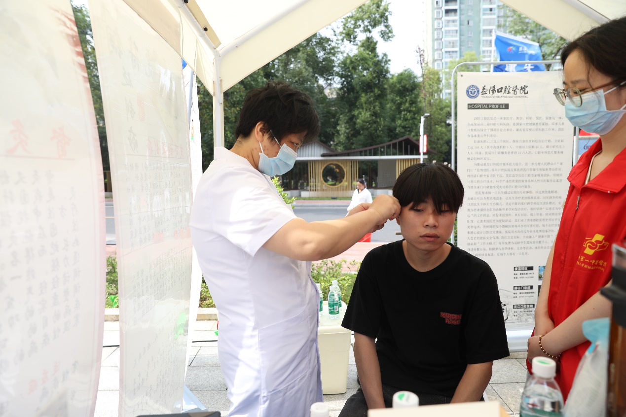 E:\2025年工作\影像记录\2025年5月27日益阳市科学技术局举办2025年益阳市科技活动周“科学集市”活动\2025年5月27日益阳市科学技术局举办2025年益阳市科技活动周“科学集市”活动\0K0A0491.JPG